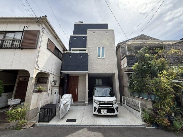 4LDK house in Tsurumi Ward, Osaka - Photo 1