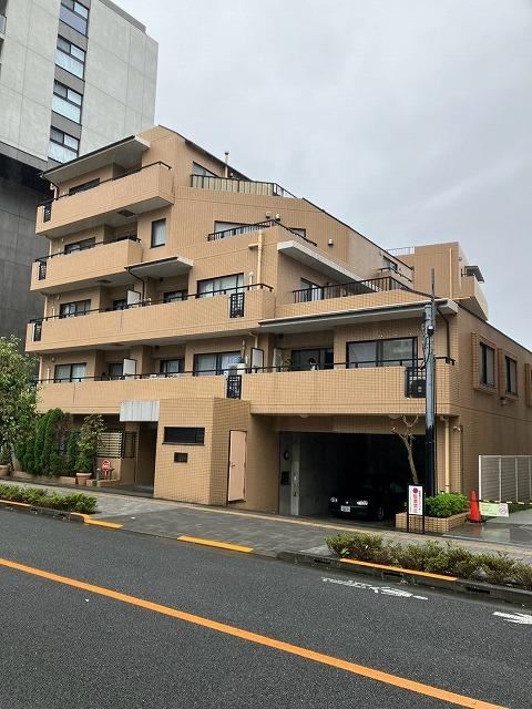 2LDK+S apartment in Chofu, Tokyo - Photo 1
