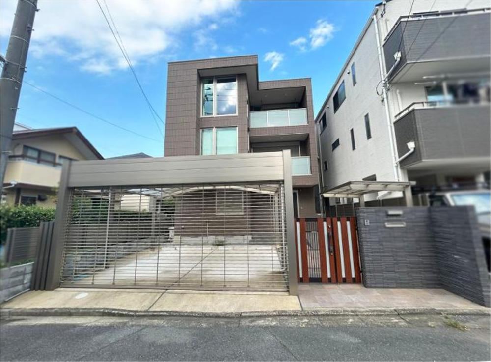 4LDK+2S house in Urawa Ward, Saitama - Photo 1