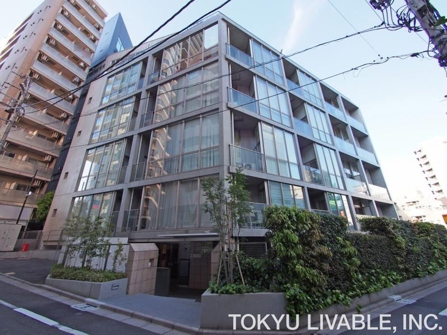 studio apartment in Shibuya Ward, Tokyo - Photo 1