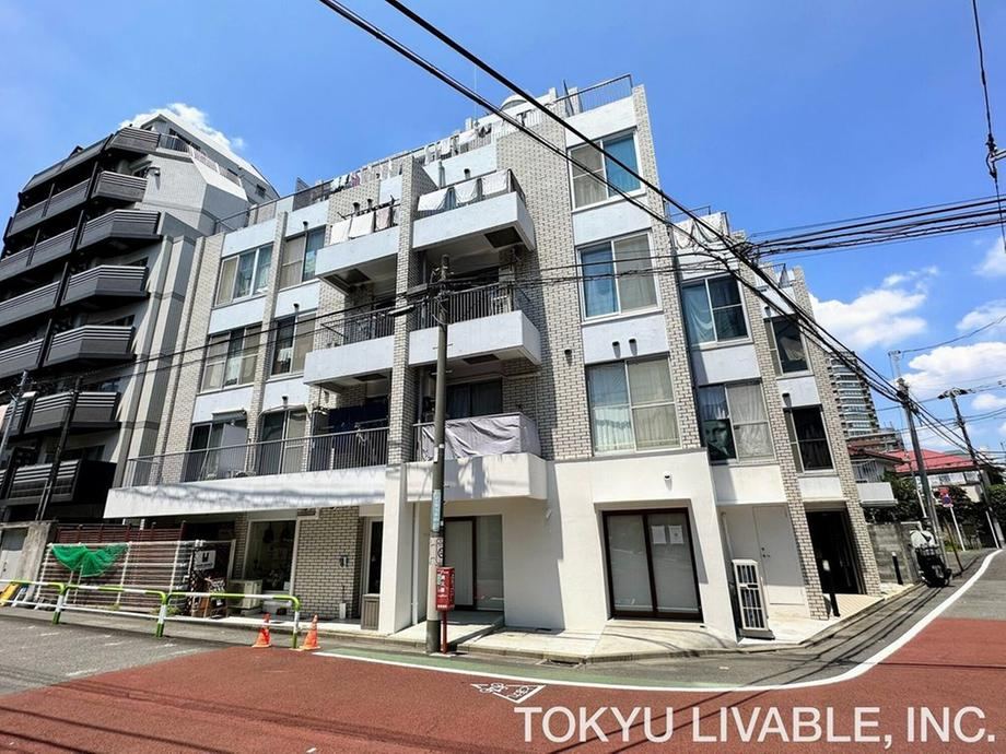 2DK apartment in Setagaya Ward, Tokyo - Photo 1