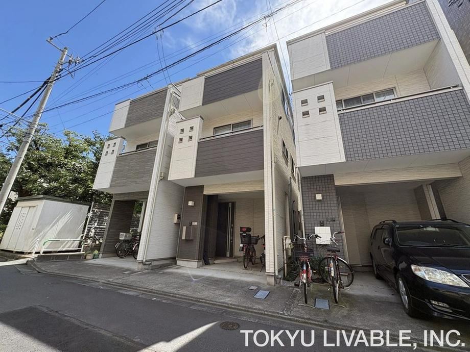 2LDK+S house in Toshima Ward, Tokyo - Photo 1