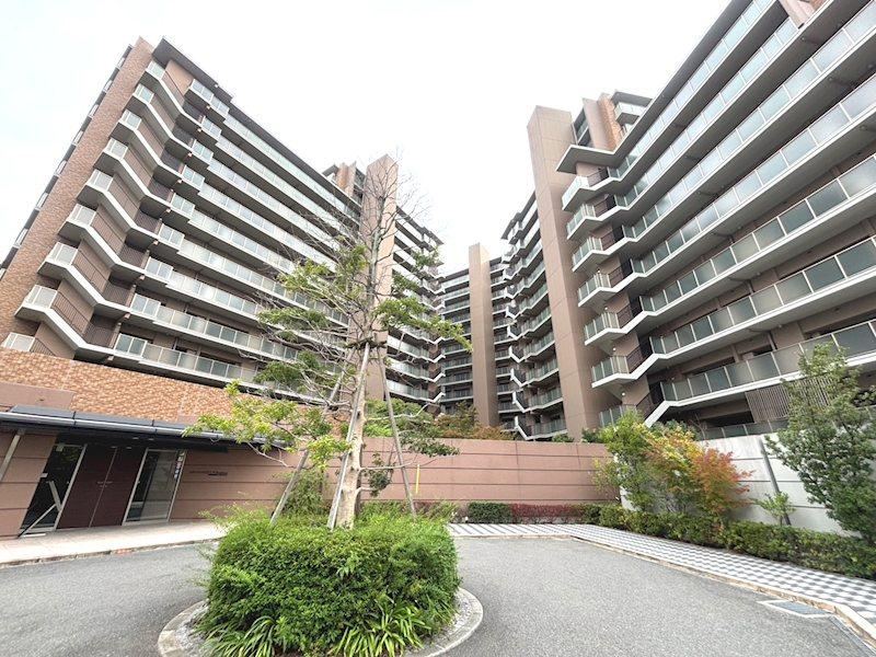3LDK apartment in Higashinada Ward, Kobe, Hyogo - Photo 1