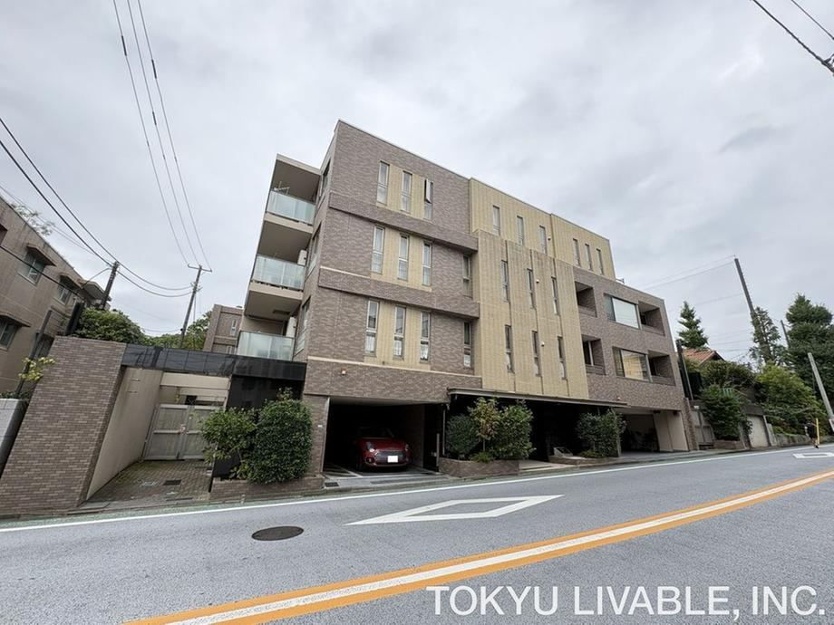 2LDK apartment in Nakano Ward, Tokyo - Photo 1