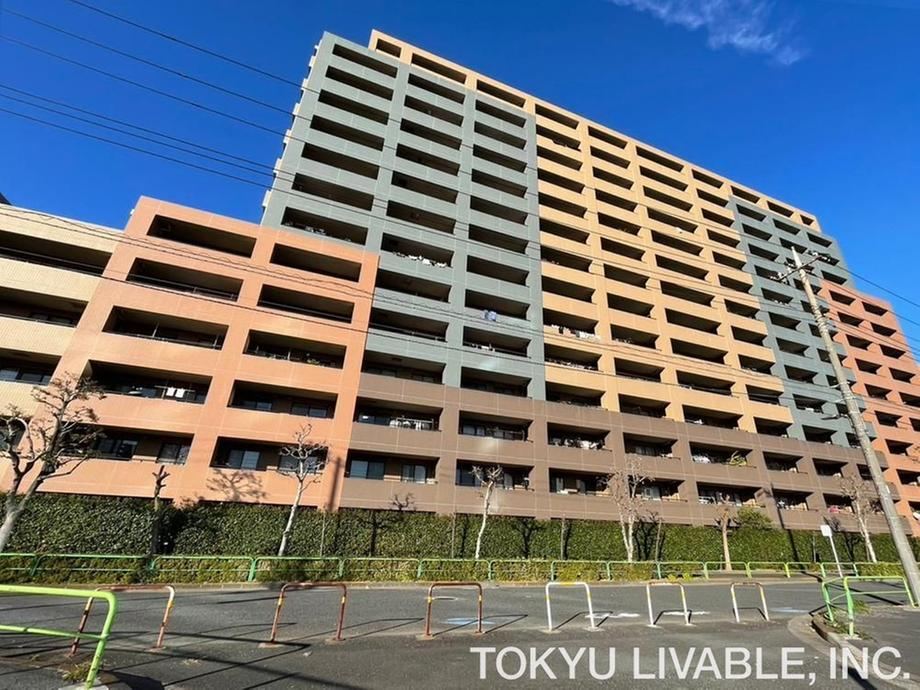 4LDK apartment in Koto Ward, Tokyo - Photo 1