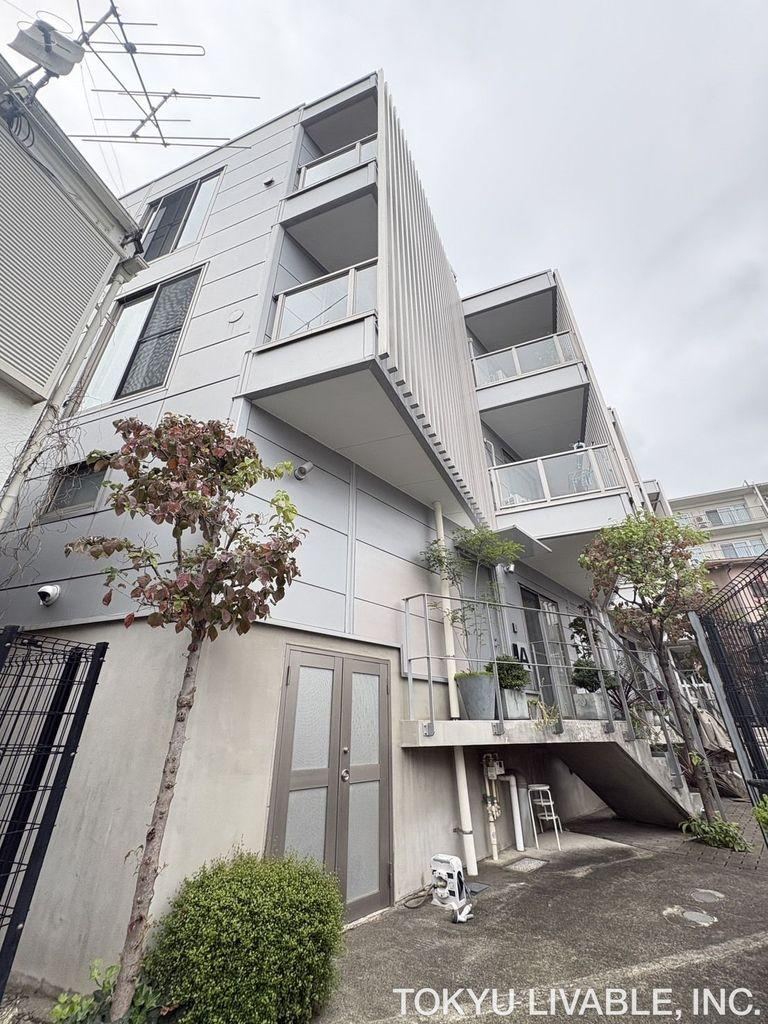 2LDK apartment in Suginami Ward, Tokyo - Photo 1