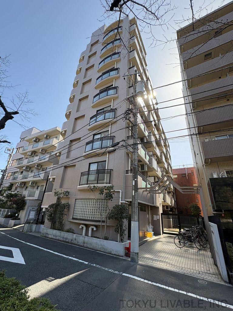 studio apartment in Bunkyo Ward, Tokyo - Photo 1