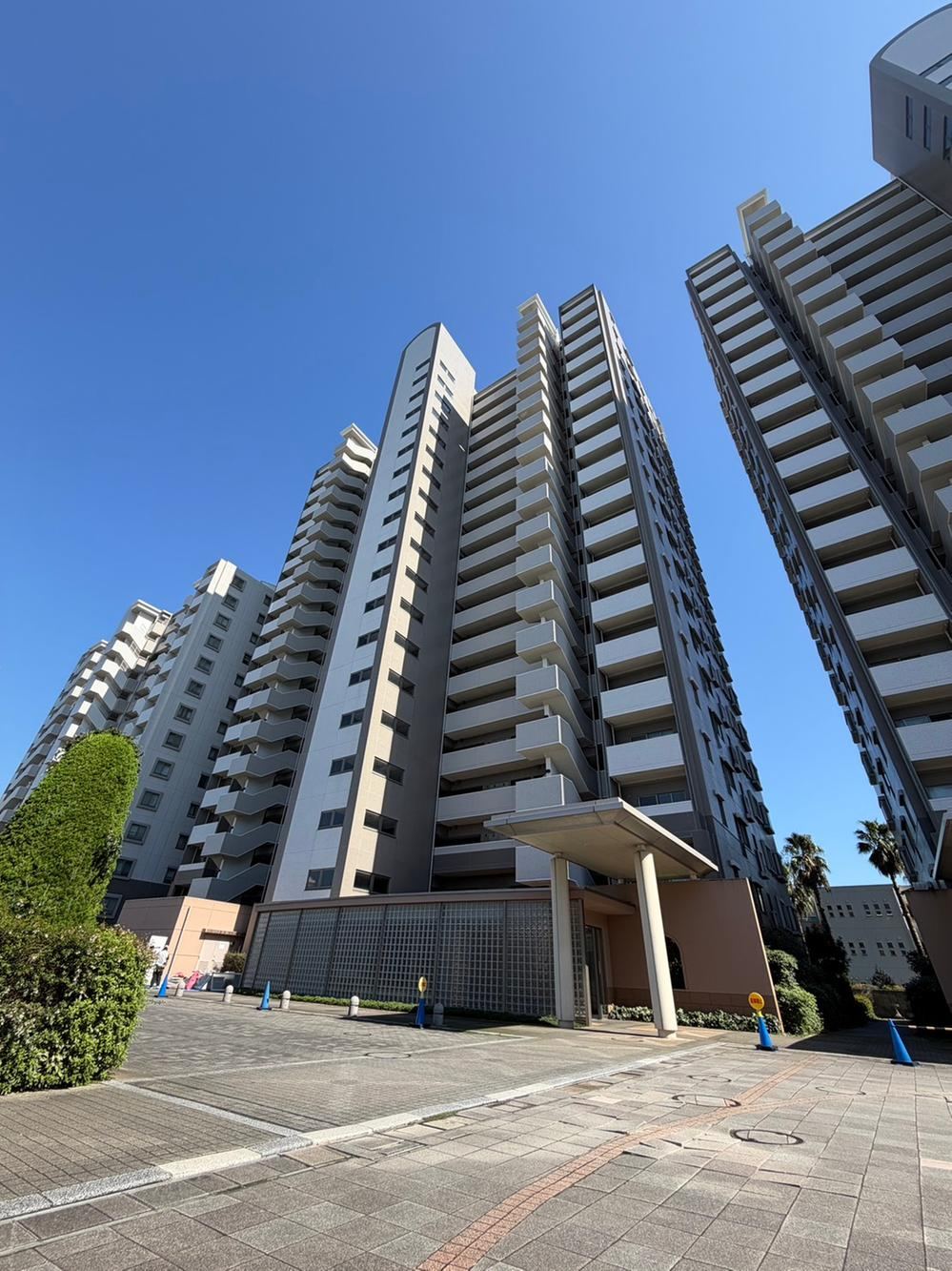 4LDK apartment in Urayasu, Chiba - Photo 1