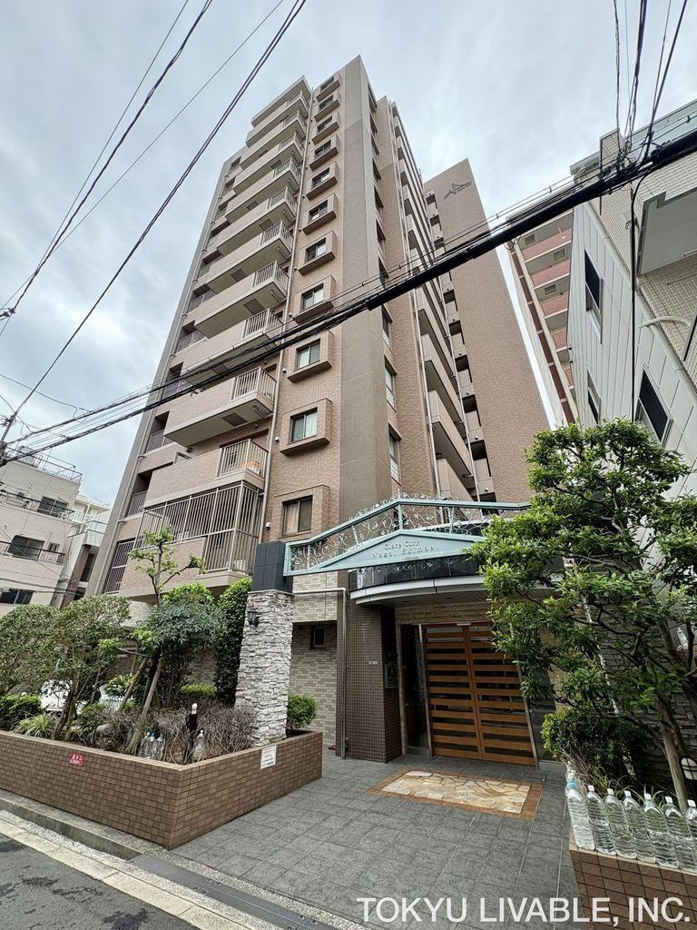 3LDK apartment in Sumiyoshi Ward, Osaka - Photo 1