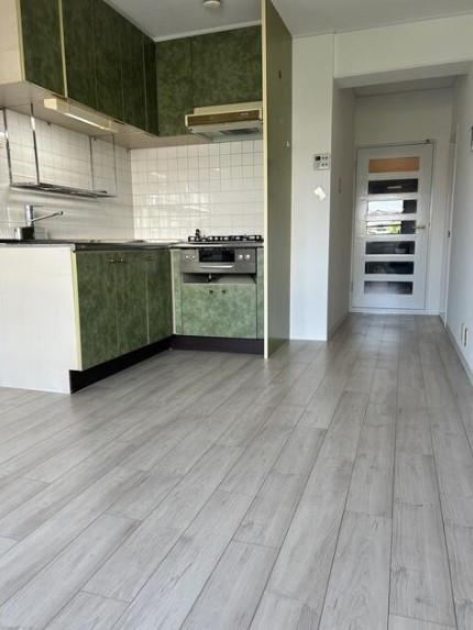 2LDK apartment in Toyonaka, Osaka - Photo 1