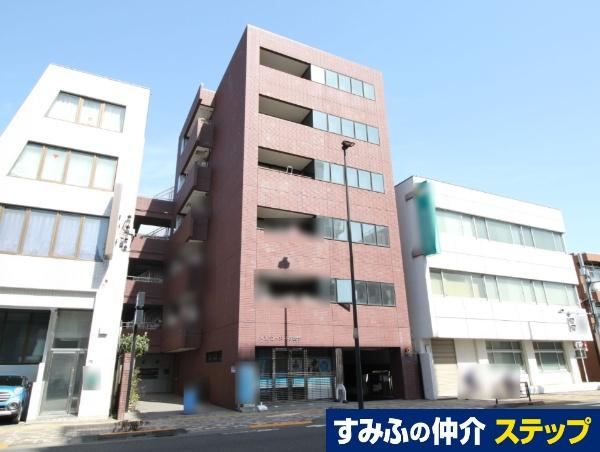 4LDK apartment in Koganei, Tokyo - Photo 1