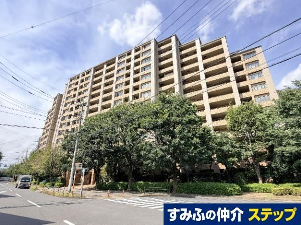 4LDK apartment in Kunitachi, Tokyo - Photo 1