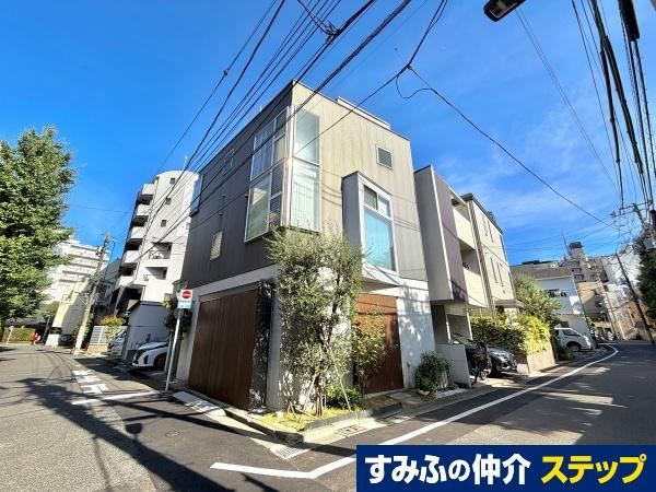 2LDK+S house in Minato Ward, Tokyo - Photo 1