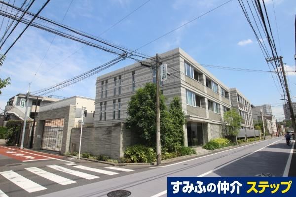 3LDK apartment in Meguro Ward, Tokyo - Photo 1