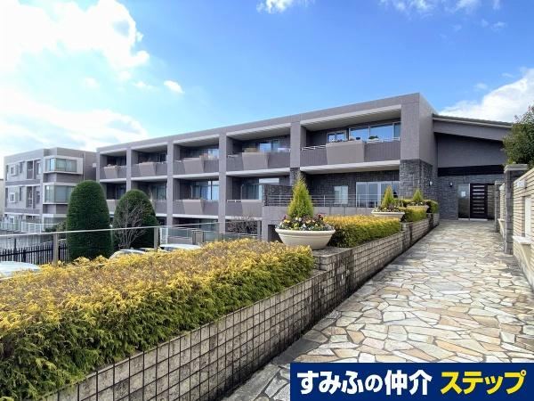 3LDK apartment in Kawanishi, Hyogo - Photo 1