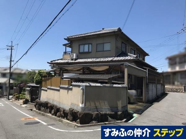 8DK house in Ikaruga, Ikoma District, Nara - Photo 1