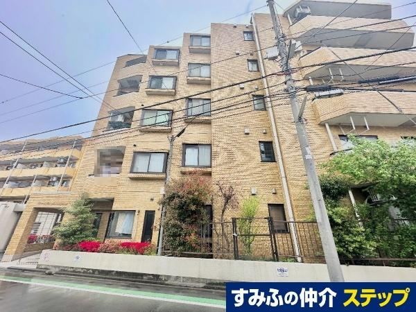 studio apartment in Katsushika Ward, Tokyo - Photo 1