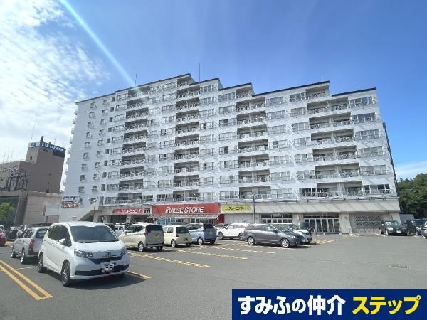 3LDK apartment in Ebetsu, Hokkaido - Photo 1