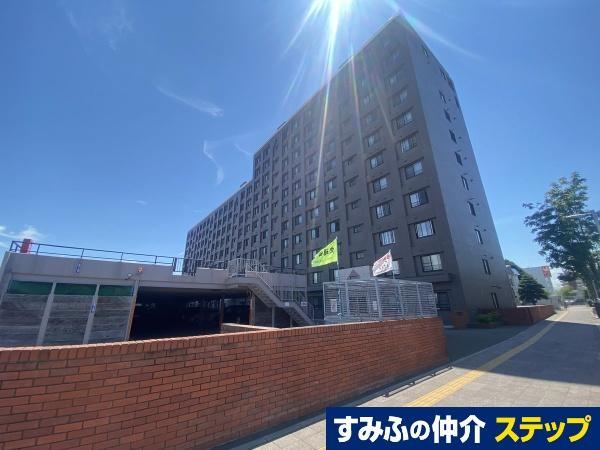4LDK apartment in Ebetsu, Hokkaido - Photo 1