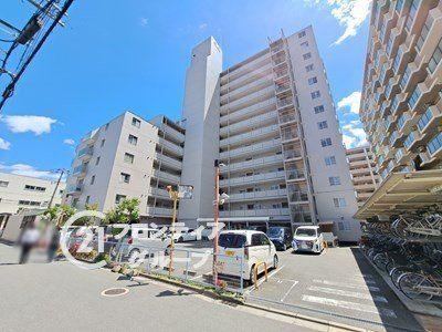 3LDK apartment in Higashiosaka, Osaka - Photo 1