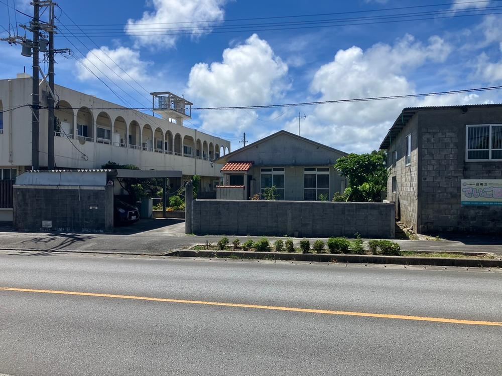 3LDK house in Kunigami District, Okinawa - Photo 1