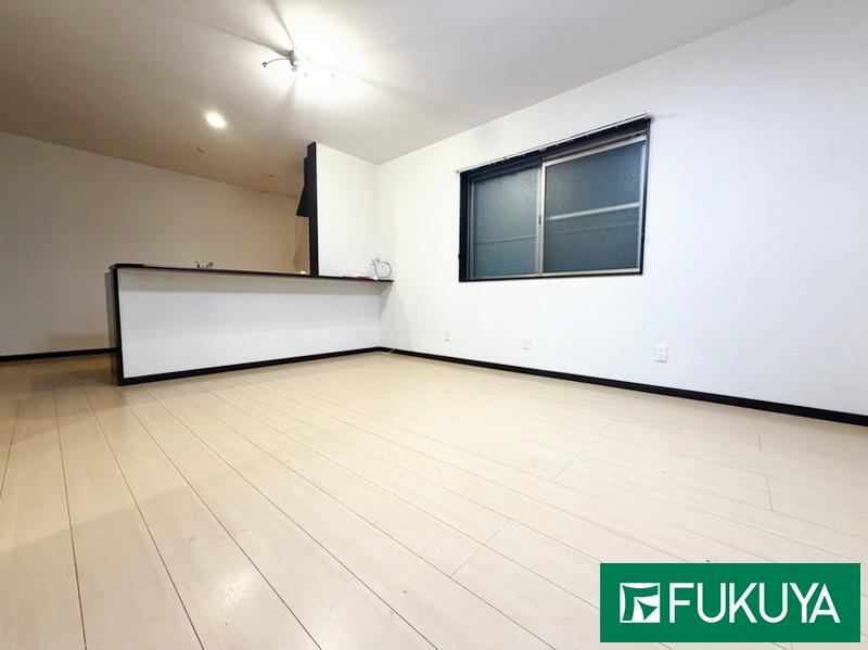 4LDK house in Yao, Osaka - Photo 1