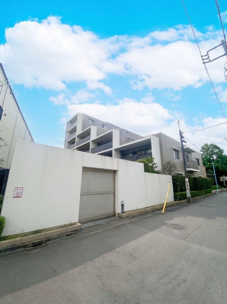 3LDK apartment in Suginami Ward, Tokyo - Photo 1