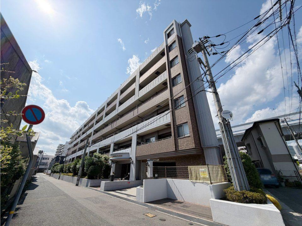 4LDK apartment in Higashinada Ward, Kobe, Hyogo - Photo 1