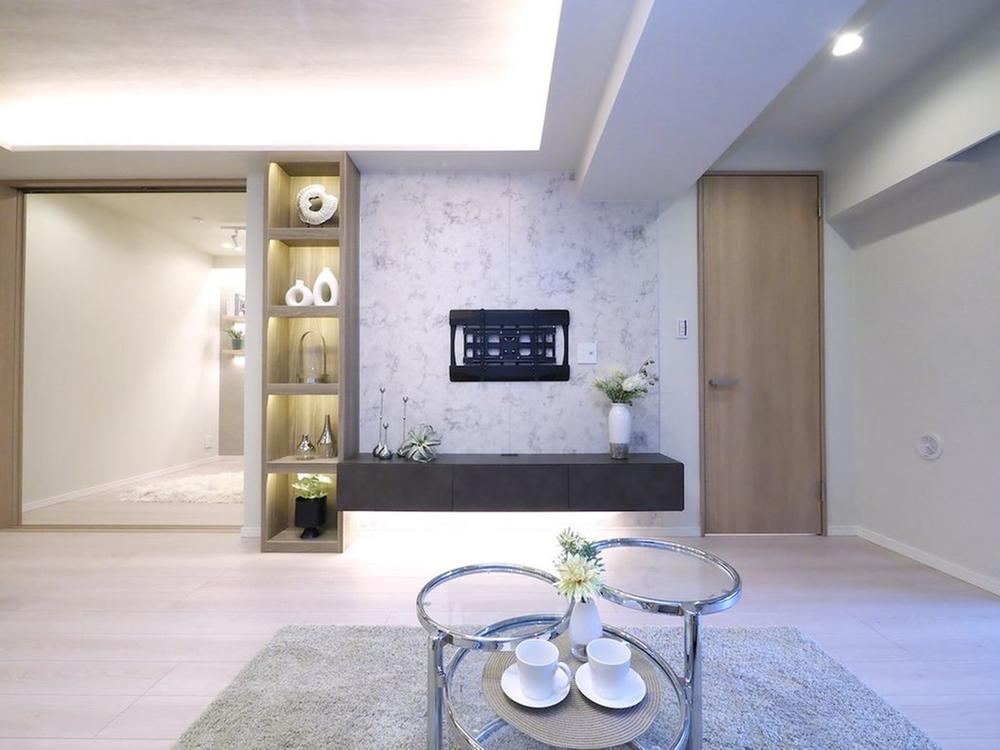 2LDK apartment in Meguro Ward, Tokyo - Photo 1