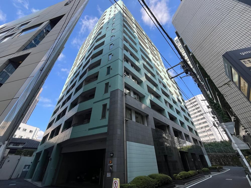 studio apartment in Shibuya Ward, Tokyo - Photo 1
