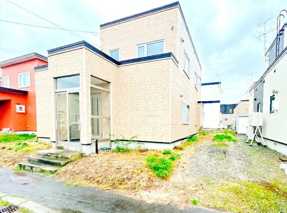 4LDK house in Ebetsu, Hokkaido - Photo 1