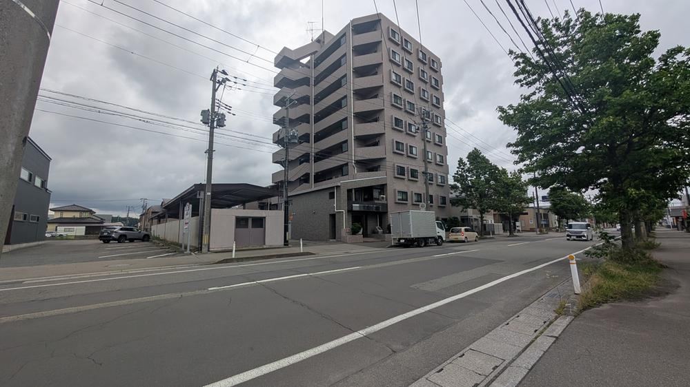 4LDK apartment in Akita, Akita - Photo 1