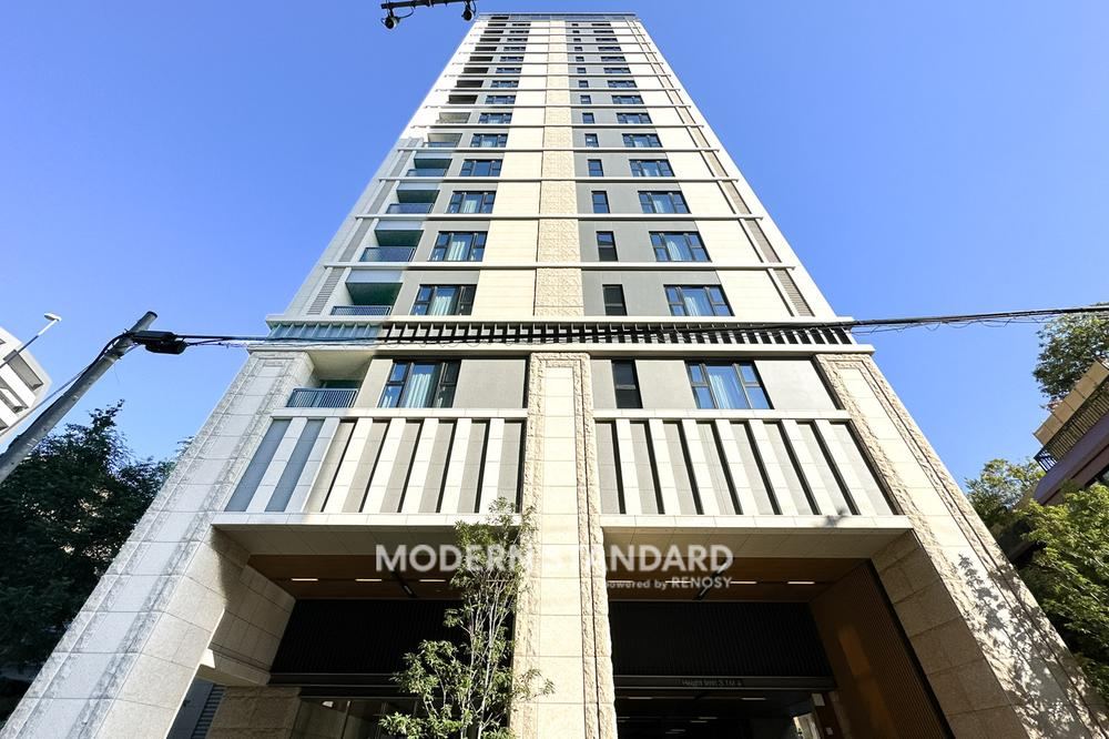 2LDK apartment in Minato Ward, Tokyo - Photo 1