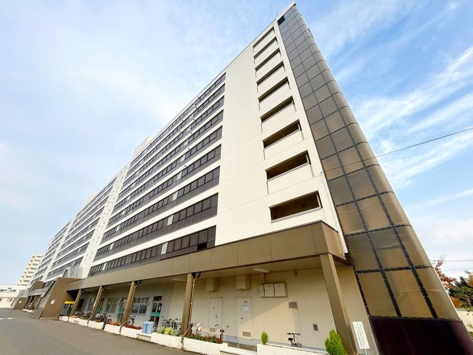 3LDK apartment in Nishi Ward, Sapporo, Hokkaido - Photo 1
