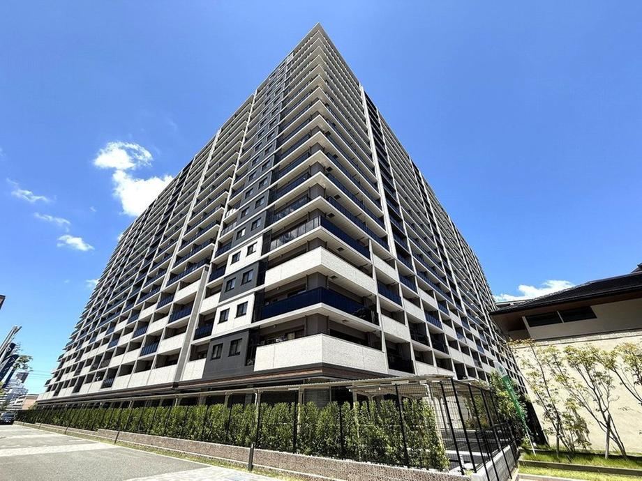 4LDK apartment in Higashi Ward, Fukuoka - Photo 1
