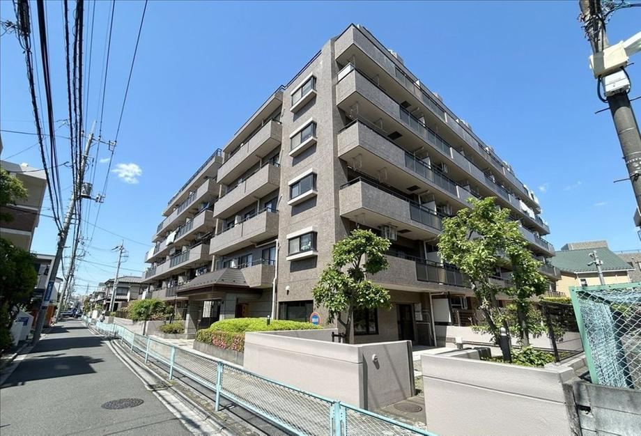 3LDK apartment in Urawa Ward, Saitama - Photo 1