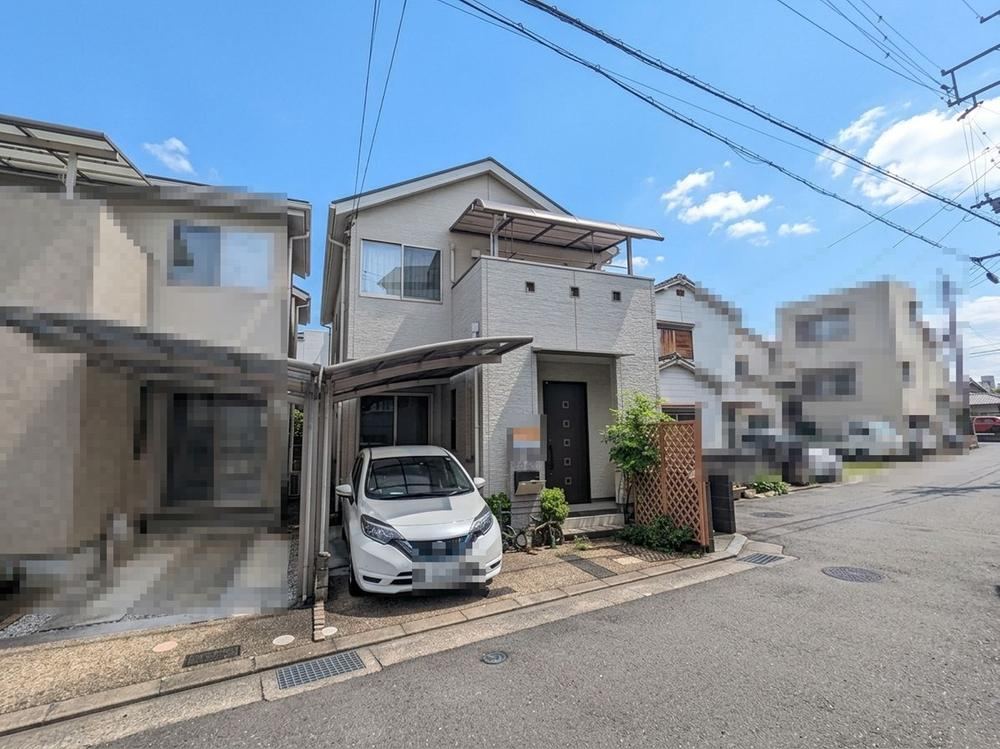 4LDK house in Hirakata, Osaka - Photo 1