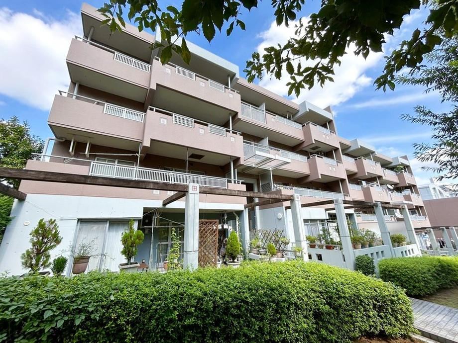 4LDK apartment in Hachioji, Tokyo - Photo 1