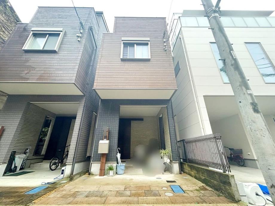 2LDK+S house in Shinjuku Ward, Tokyo - Photo 1