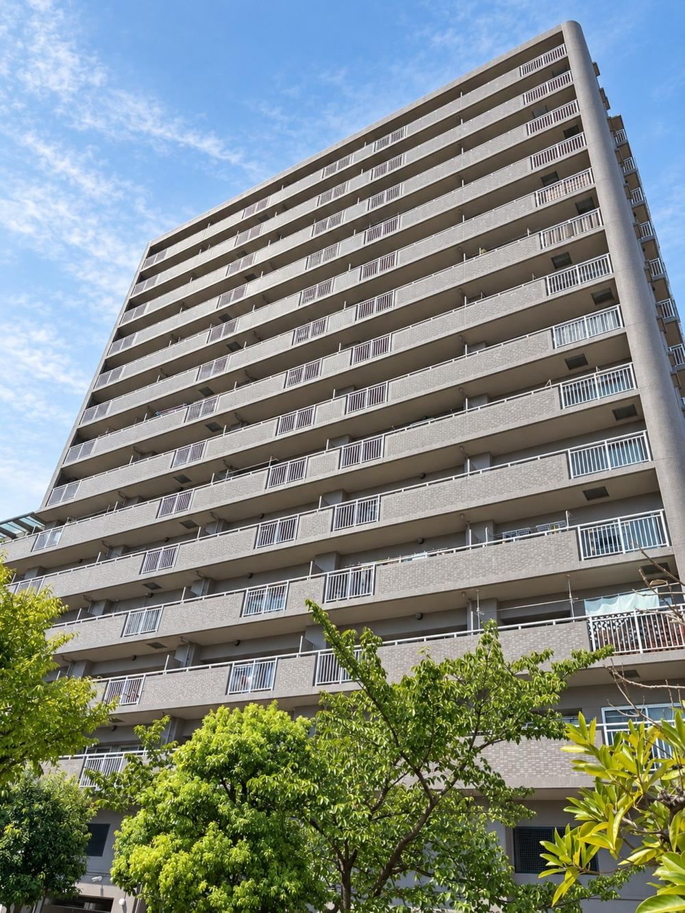3LDK apartment in Tsurumi Ward, Osaka - Photo 1