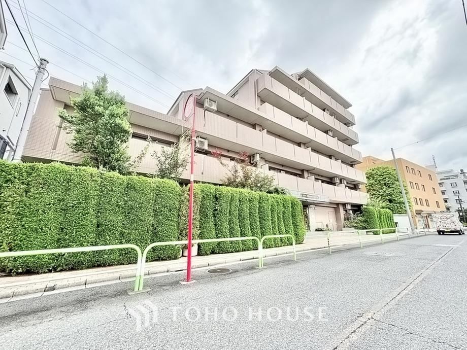 2LDK+S apartment in Setagaya Ward, Tokyo - Photo 1