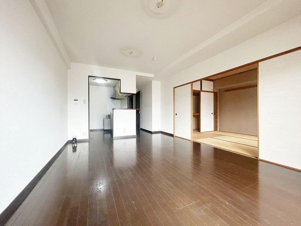 2LDK apartment in Takamatsu, Kagawa - Photo 1