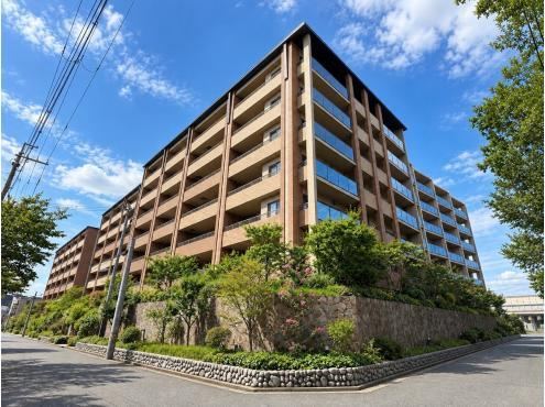 3LDK apartment in Nishinomiya, Hyogo - Photo 1