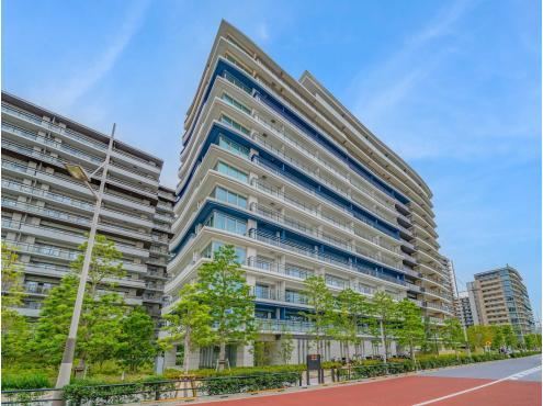3LDK+S apartment in Chuo Ward, Tokyo - Photo 1