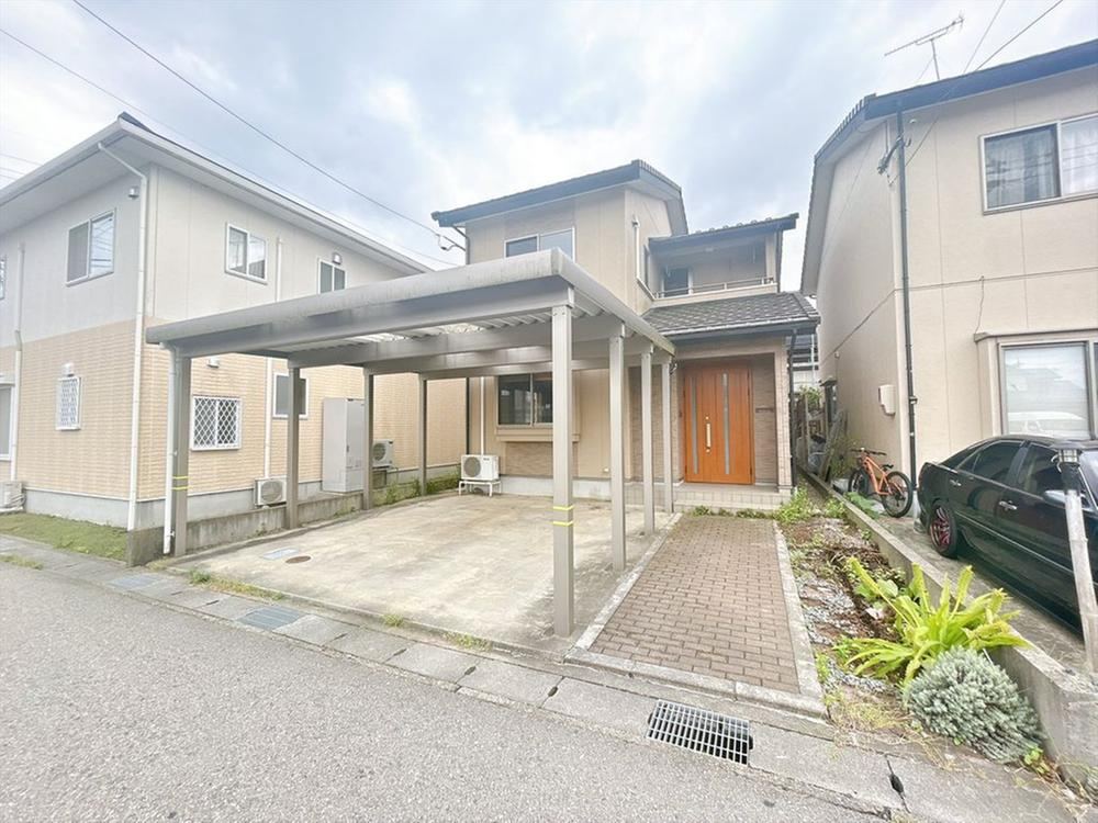 4LDK house in Takaoka, Toyama - Photo 1