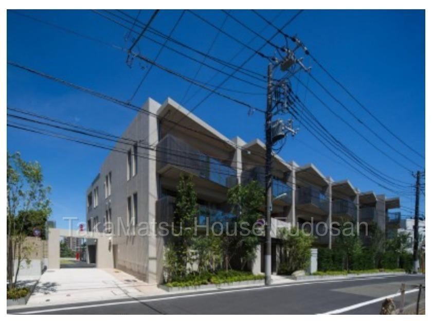 2LDK apartment in Meguro Ward, Tokyo - Photo 1