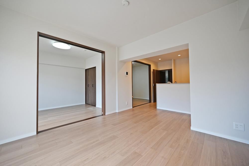 2LDK+S apartment in Suita, Osaka - Photo 1