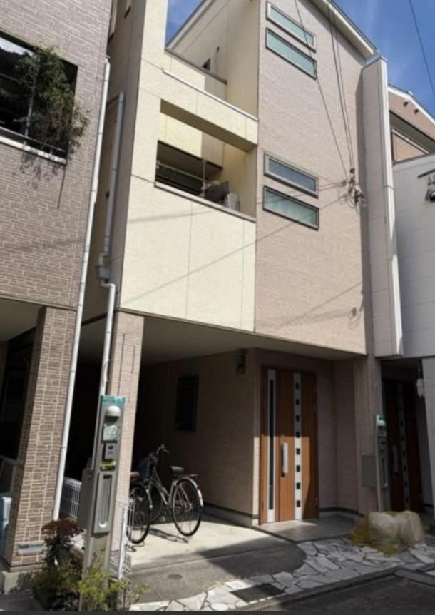 4LDK house in Hirano Ward, Osaka - Photo 1