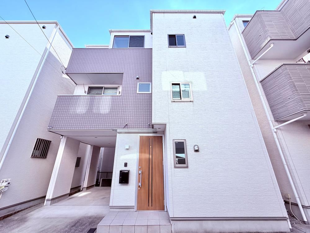 3LDK house in Katsushika Ward, Tokyo - Photo 1