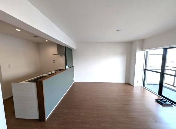 3LDK apartment in Suita, Osaka - Photo 1